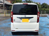 駐車も安心のリアカメラ付です