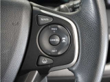 ◆アダプティブクルーズコントロール◆予め設定した車速内でクルマが自動的に加減速。前走車との適切な車間距離を維持しながら追従走行します。【LKAS】車線維持支援システムでステアリング操作を支援。