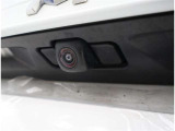バックカメラが付いているので後方確認が非常にしやすいです。今や運転初心者も熟練者も必須装備!ついていて損はないですね♪