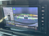 上から見下ろしているような視点で周囲が確認できるアラウンドビューモニターです。上から見下らしているような映像によって縦列駐車もラクラク、駐車が苦手な人の強い味方です!