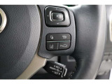 レーダークルーズコントロール(全車速追従機能付)が装備されています。高速道路で定速走行だけでなく、0km/hから約100km/hの広い範囲で先行車との車間距離を適切に保ちながら追従走行ができます。