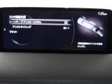 ハンドル操作をアシストすることにより車線からの逸脱回避を支援します。