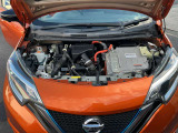 e-POWERはエンジンを発電専用にしてエンジンの作動時間を短縮。さらに、ごくわずかな減速でも回生エネルギーがとれるよう設定して、あらゆる走りのシーンで優れた燃費性能を発揮します。