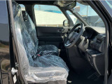 すわり心地の良い運転席・助手席です。長時間のドライブの疲れ軽減に貢献します。どうぞ快適なドライブを♪