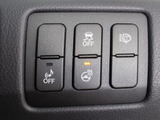 ★使いやすさや安全性を追求したステアリング周り!高級車ゆえにスイッチ類が多いのも特徴ですね!考え尽くされた配置ですぐに使いこなす事が出来ますのでご安心下さい!是非、体感してみて下さい!!
