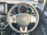 【ステアリングスイッチ】運転中、前方から目線をそらすことなく、オーディオ等の操作が可能な便利機能!安心&快適なドライブを演出してくれます♪