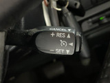 【クルーズコントロール】高速道路や自動車専用道路を走行中にドライバーが設定した速度で、アクセルペダルを踏まなくても、一定の車速で走行してくれます!