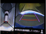 前後左右4つのカメラを合成して上から見ているような感覚で駐車を行っていただけます♪ 切り替えスイッチであらゆるカメラモードに切り替えが可能です!