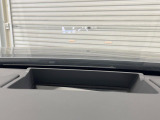 【カラーヘッドアップディスプレイ】現在の速度や走行情報をデジタル表示で運転席前方のガラスに投影!カラー付きで視認性も高く、運転中目線をずらさず必要な情報を確認できるのでとっても便利で安心!