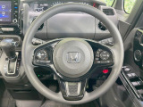 インテリアに合わせたデザインのステアリングは、運転される方のことも考え、運転しやすい形状、大きさです。是非一度、実際に触ってお確かめください。