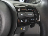 ◆アダプティブクルーズコントロール◆予め設定した車速内でクルマが自動的に加減速。前走車との適切な車間距離を維持しながら追従走行します。【LKAS】車線維持支援システムでステアリング操作を支援。