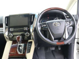 見通しのよいすっきりとした視界で、誰でも運転しやすいです。運転のしやすさは疲れにくさにも繋がりますよ♪