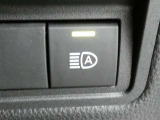 【オートマチックハイビームヘッドライト】ハイビーム走行時に対向車や前走車をカメラで認識して自動的にロービームにする機能が装備されています。※道路環境などによっては作動しない場合があります。