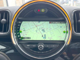 ●純正ナビ:一体感のあるナビは、高級感ある車内を演出してくれます。オーディオ機能も充実しておりますので、運転もより楽しめます♪