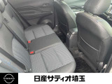 後席も広々していますので、海や山への行楽時も室内で快適に過ごせます!