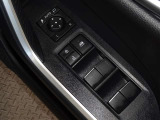 電動格納式ドアミラー・パワーウインドウを装備しています。
