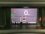 液晶メーターなので燃費情報、その他情報の表示かわかりやすく見やすいメーターになっています