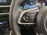 手元でオーディオの音量調整やソース切り替えができるスイッチです!運転中でも視線や姿勢を変えることなく、簡単に操作できるのでとても便利ですね♪