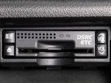★ETC(DSRC)が装備されています!!社外品とは違い収まりの良いデザインが人気!高速道路を利用する際は必需品ですよね!!ストレス無く料金所を通過出来ます!!