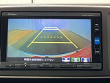 バックモニターで、後方を確認しながら安心して駐車することができます。運転初心者も熟練者も必須の機能ですよ!