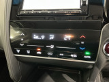 オートエアコンがついていますので、簡単操作で快適に過ごせます。希望の温度に自動調整してくれるのが便利です。