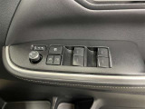 パワーウィンドウスイッチで運転席から全席の窓の開閉ができます♪