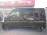 内外装およびエンジンル-ムなど専用クリ-ニング致します。車両クリ-ニングのプロが施工致しますので!高品質な1台に蘇りますよ♪(全在庫無料施工)