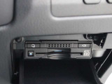 広がる運転支援サービスETC2.0搭載。全国の高速道路に設置されたITSスポットと双方向通信を図り、広域な道路交通情報や安全運転をサポートする情報を得て、音声やナビ画面上にタイムリーにお知らせします。