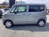 サイドビューです。車が走り去るまで、人の目に移りこむもの。見る人を魅了したい・・・。そんな想いでマツダデザインは作り出されています。
