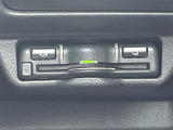 【ETC】有料道路を利用する際に料金所で停止することなく通過できる、ETC車載器(ノンストップ自動料金収受システム機器)が装備されています。セットアップを行うことで利用可能になります。