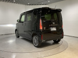 ご納車までの期間ですが、県内のお客様は2、3週間、県外のお客様は3、4週間ほどでご納車が可能となります。但し、お支払いや書類の状況によっては多少の前後もありますので、その際には何卒ご了承下さい。
