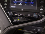 ★使いやすさや安全性を追求したステアリング周り!高級車ゆえにスイッチ類が多いのも特徴ですね!考え尽くされた配置ですぐに使いこなす事が出来ますのでご安心下さい!是非、体感してみて下さい!!