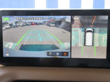 ディスプレイ画面にアラウンドビュ-モニタ-の映像を映し出しています。  狭い場所での車庫入れをサポ-トしてくれる便利アイテムです。