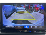車庫入れ時に安心のバックカメラがついています。
