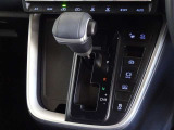 電動パーキングブレーキ・ブレーキホールドを装備してます。ホールド機能は信号待ちが多い一般道で疲労軽減になり、大好評です!