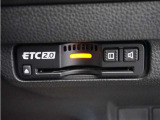 ◆ETC2.0◆進化したドライブ体験。料金収受システムだけだったETCが生まれ変わって、高速道路を賢く使うETC2.0に進化しました。多彩な情報サービスが便利で快適なドライブ体験を提供します。