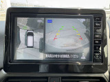 車庫入れが不安な方必見です!白線や車間を空から見下ろしたような画像で一目で分かって車庫入れも安心。周囲に動くものがあれば表示とブザーでお知らせしてくれるのでさらに安心です。