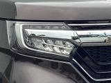 明るくて長寿命のLEDヘッドライト採用