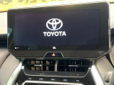 【12.3インチワイドナビ】高級感とインパクトのある大型ワイドナビを装備。各種オーディオ操作はもちろん、横長ワイド画面でのマップ2分割表示など、利便性も高いナビです♪