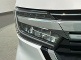 LEDヘッドライトは、点灯の瞬間から最大光量を発揮し、突然暗くなるトンネルなどでの安定感を高めます。