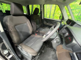 運転席シート廻りは使用感も少なく、良好な状態となっています。丁寧に使われていたことがよくわかりますね。