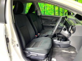運転席まわりには十分なスペースがあり、大柄な方でもゆったり運転していただける環境です。