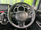 【純正革巻きステアリング】上質な革を使用することで、手にしっかり馴染みとても運転しやすいハンドルです♪