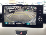リアカメラ装備です♪狭い場所での駐車や雨の日・夜間など視界の悪いコンディションでのストレスの軽減にもなります!リアトラフィックモニター付きでさらに安心ですね!