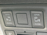 【両側パワースライドドア】スマートキーや運転席のスイッチで後席両側スライドドアの開閉が可能♪電動だから力を入れてドアを開ける必要が無く、小さなお子様でも簡単に開け閉めでき快適です♪
