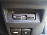 ETCは運転席の下側に装備されています