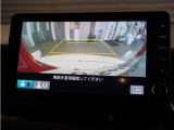 【バックカメラ】後退時も安心。リバース連動で画面が切り替わるのでとっても便利。