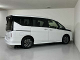 セレナ 1.4 e-4ORCE ハイウェイスターV 4WD 