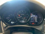 メーターでは、車両データなども確認できます。