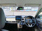 リアからの眺めです!開放感があり、快適な車内をご提供できます!